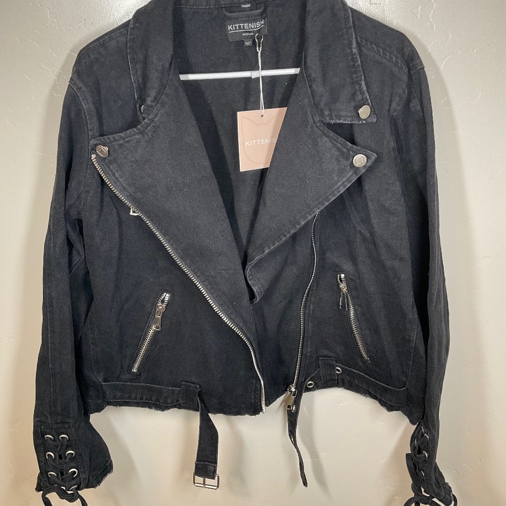 Kittenish Trendsetter Jet black Denim Jacket size medium. NWT